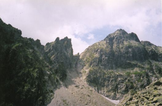 Priecne sedlo with Siroká veza to the right and Zltá viza to the left